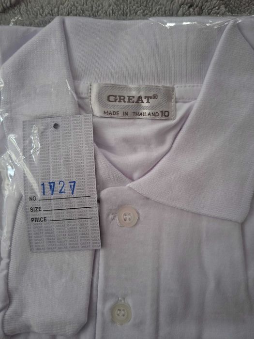Tricou alb cu nasturi pentru scoala