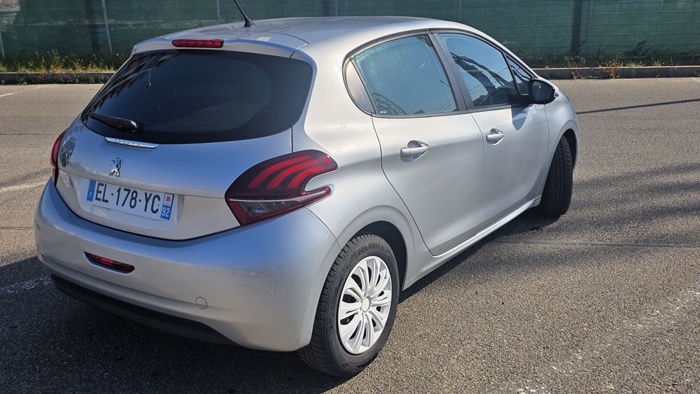 Peugeot 206 ,1.2 benzina,  2017,3900 eur neg