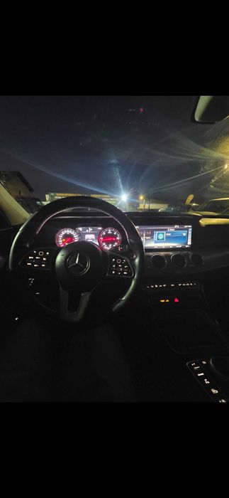 Vand schimb Mercedes