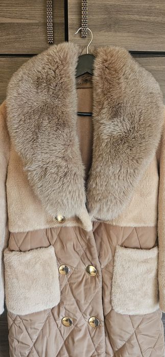 Палто от алкантара с яка от лисица