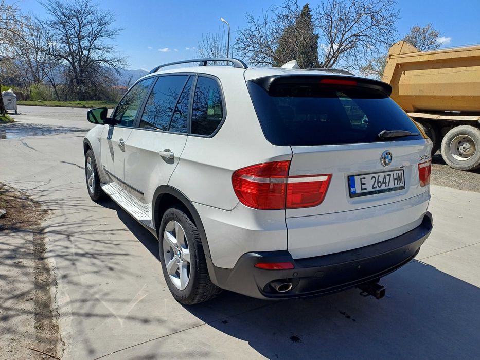 BMW X5 E70 3.0i 2009 На 25.03.2026г монтирани чисто нови гуми