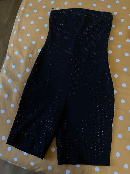 Salopeta scurta si pietre, Zara