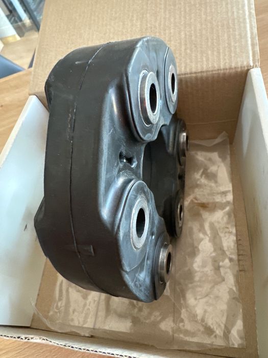 Гумен Тампон,Шарнирно съединение,карданен вал. MEYLE GERMANY