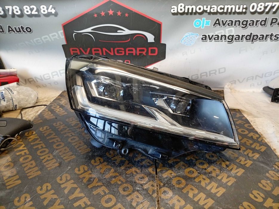 Преден десен фар Volkswagen T6.1 2019