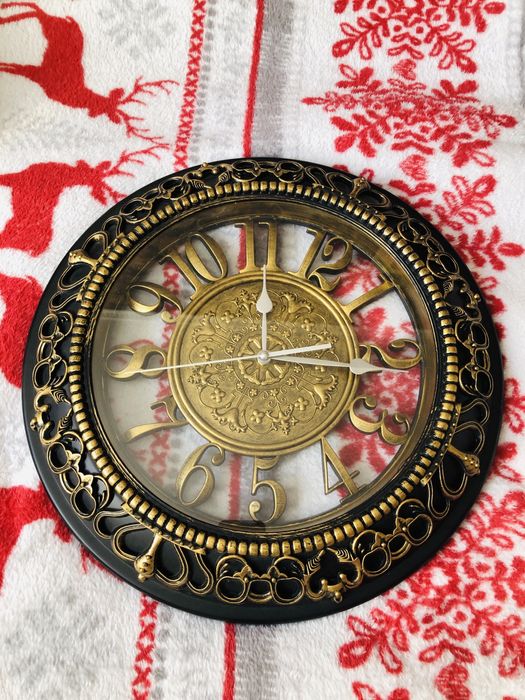 Ceas de perete auriu