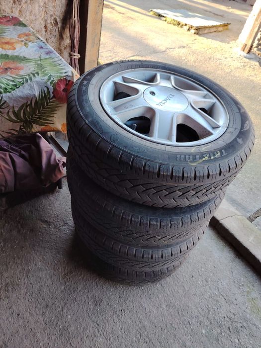 Vând 4 Genți de magneziu de Dacia logan cu sau fără cauciucurii