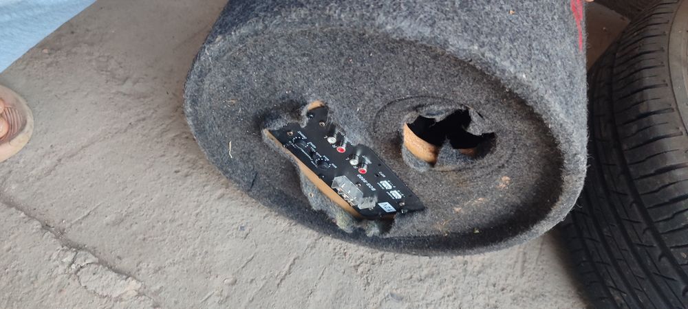 Сабвуфер активный