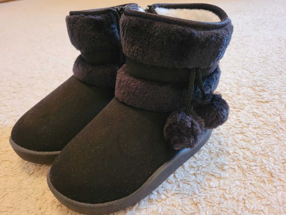 De vanzare cizme noi pt. fetite marimea 31