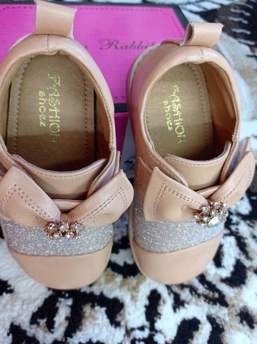 Обувь на девочку