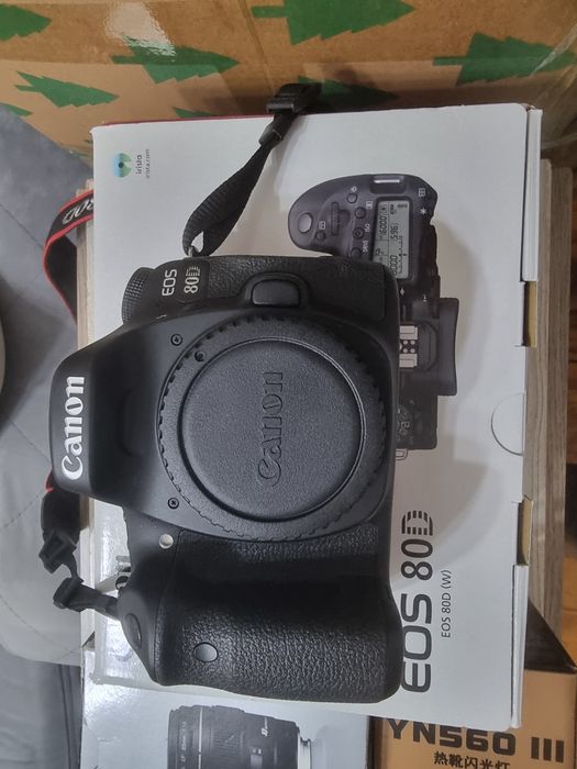 Canon EOS 80D фотоаппарат