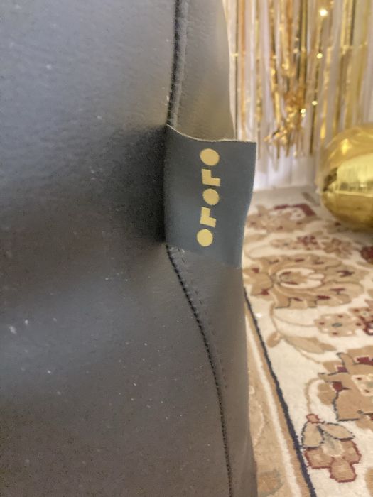 Пуфик, не маленький, кожа, черный