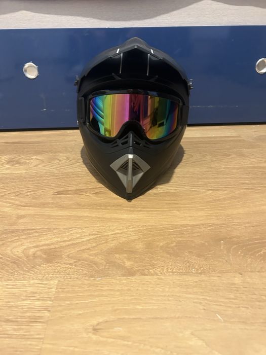 Casca moto-cross cu ochelari nou nouta