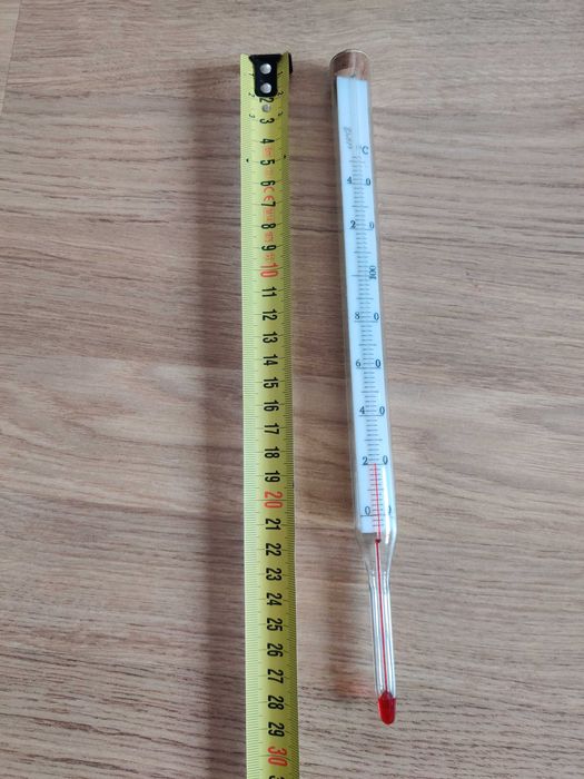 Термометр 30 см. От 0 до 140 градусов.