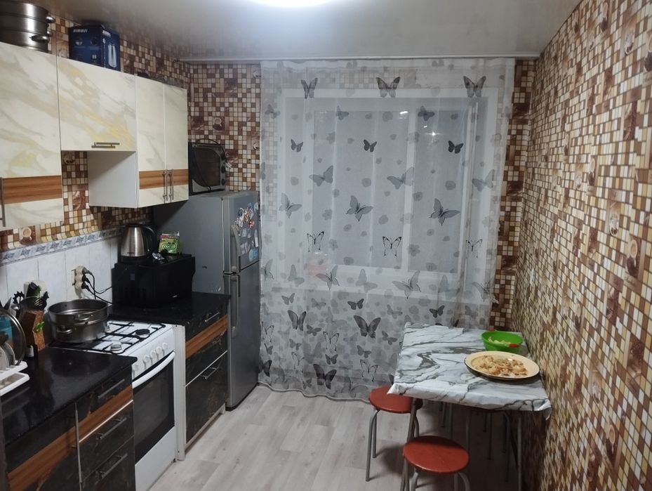 Продам квартиру на ЖБИ узенка