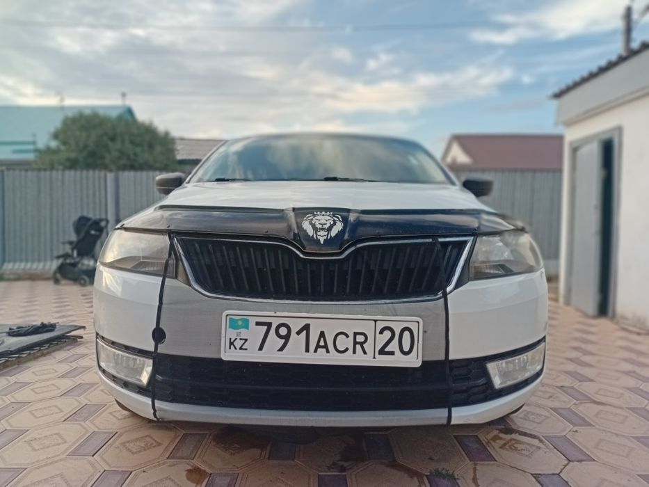 Продам SKODA RAPID 2013год