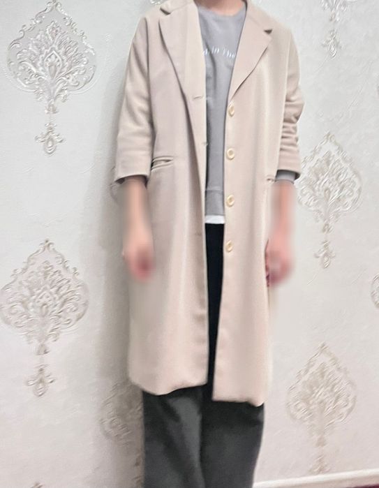 Продам плащь бежевый