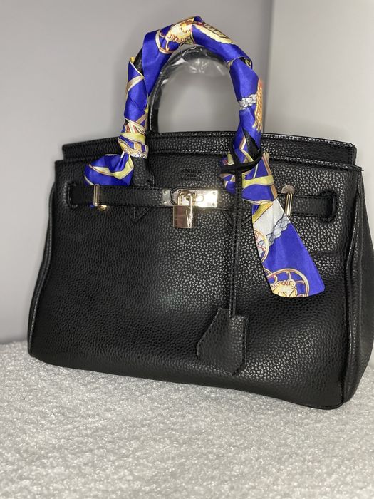 Дамска кожена чанта в черен цвят