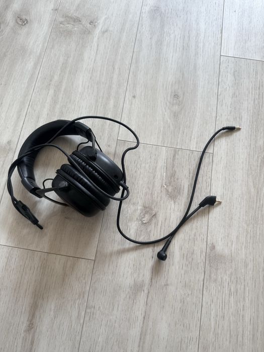 Продам игровые наушники HyperX