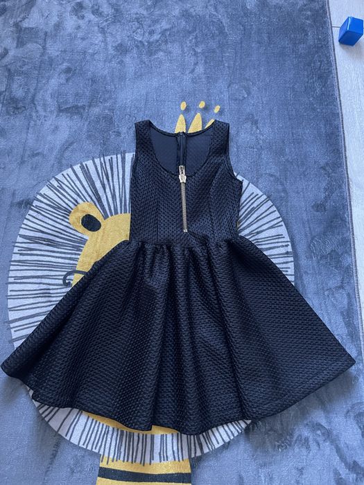 Продам платья по 4000 каждое