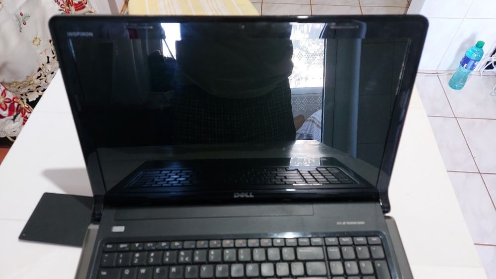 Laptop Dell Ispiron 1764 DEFECT