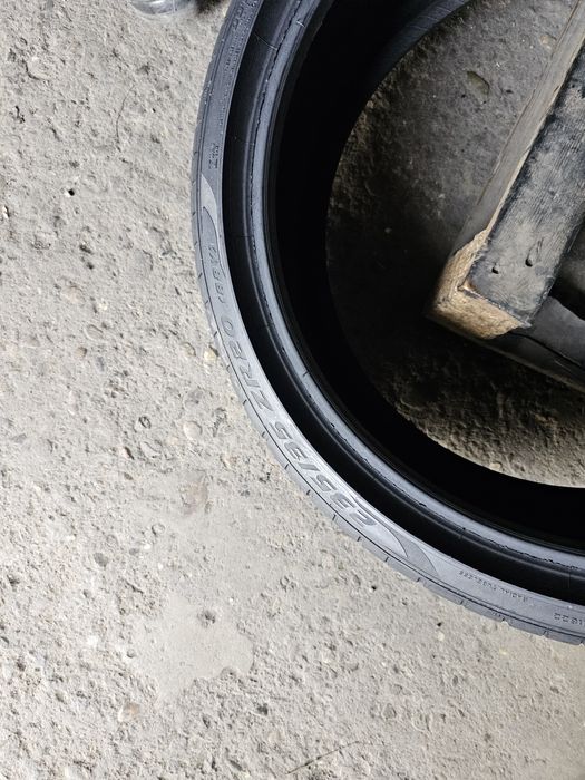 2 anvelope vara 235 35 20 Pirelli Pzero