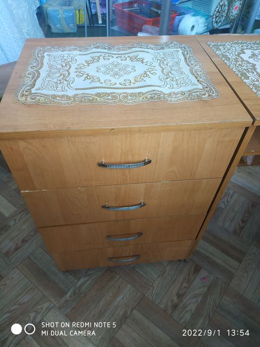 Стол бу для ателье, витрина