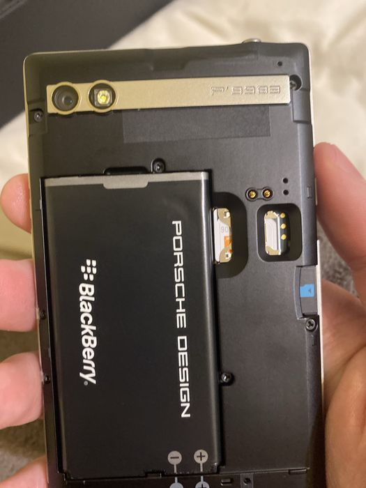 Telefon Blackberry Porsche Design 9983’