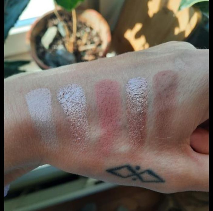 Лот гримове - nars, maybelline, mua, makeup revolution, avene, catrice