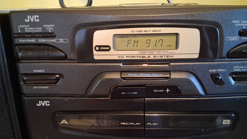 Combina muzicala cu CD si 2 boxe JVC