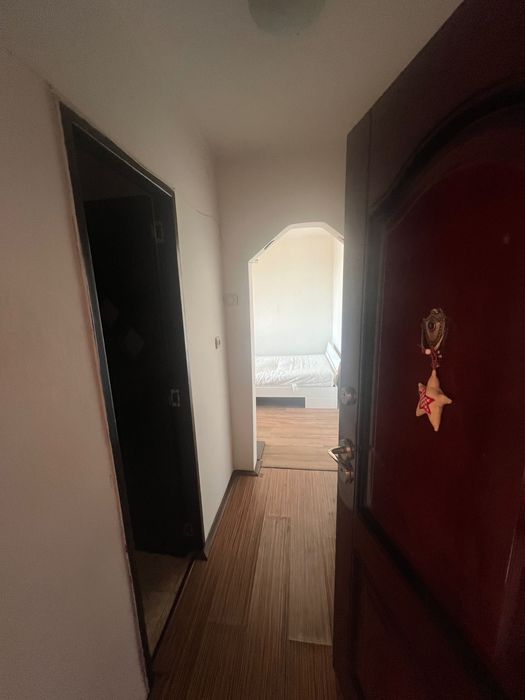 Garsonieră modesta de închiriat – Craiovița Nouă, zona Racheta