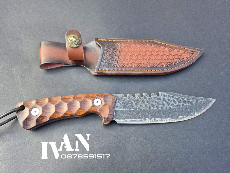 Ловен нож от Дамаска стомана 67 слоя и сърцевина VG10 с кожена кания