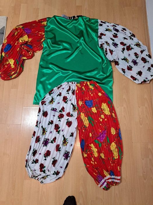 Comanace, haine de vanzare