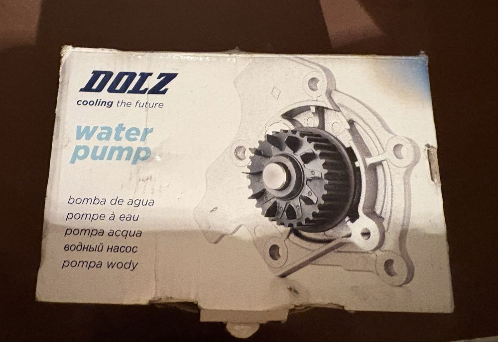 Продам помпу на Suzuki Grant Vitara