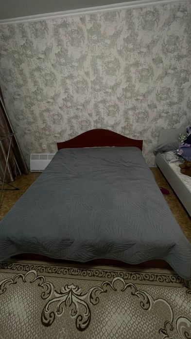 Продам спальный гарнитур