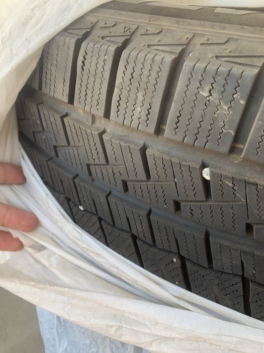 Зимные шины: 235/60 R18