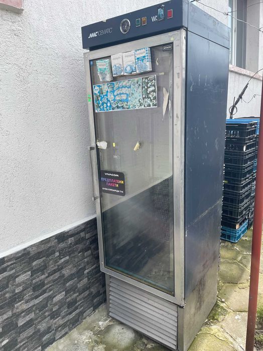 Хладилна витрина