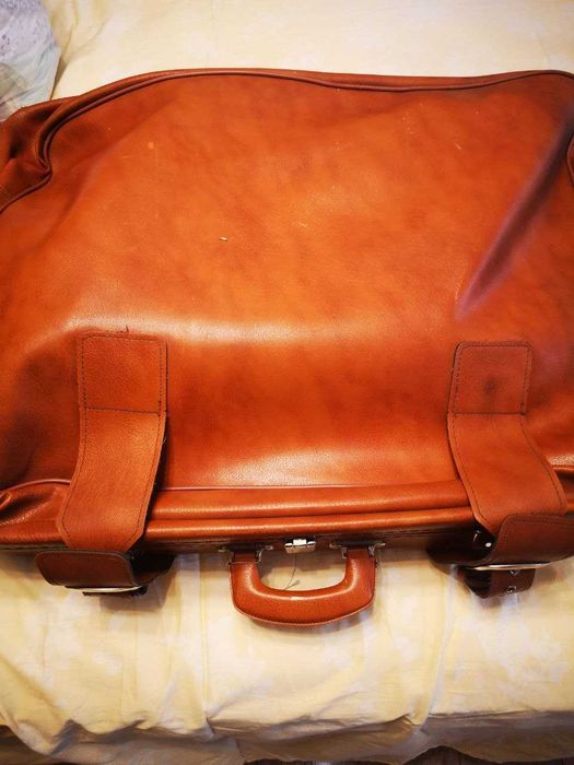 Чемоданы советские.