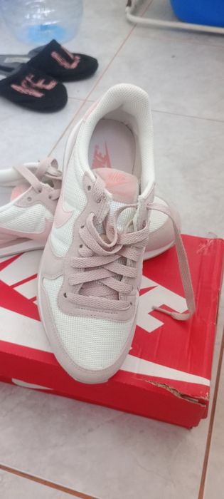 Дамски маратонки Nike 36.5