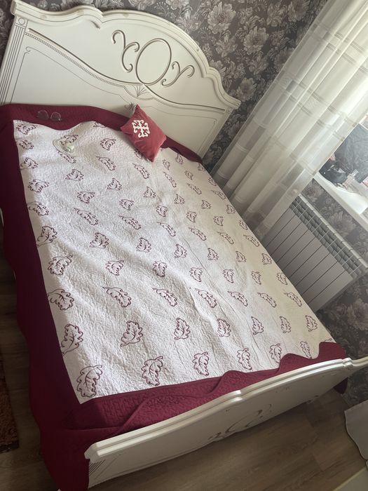 Кровать спальная