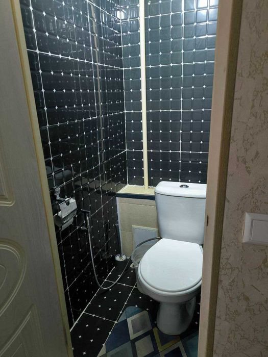 Продаётся своя квартира 1/3/3, кирпич, метро Космонавтов, Цум