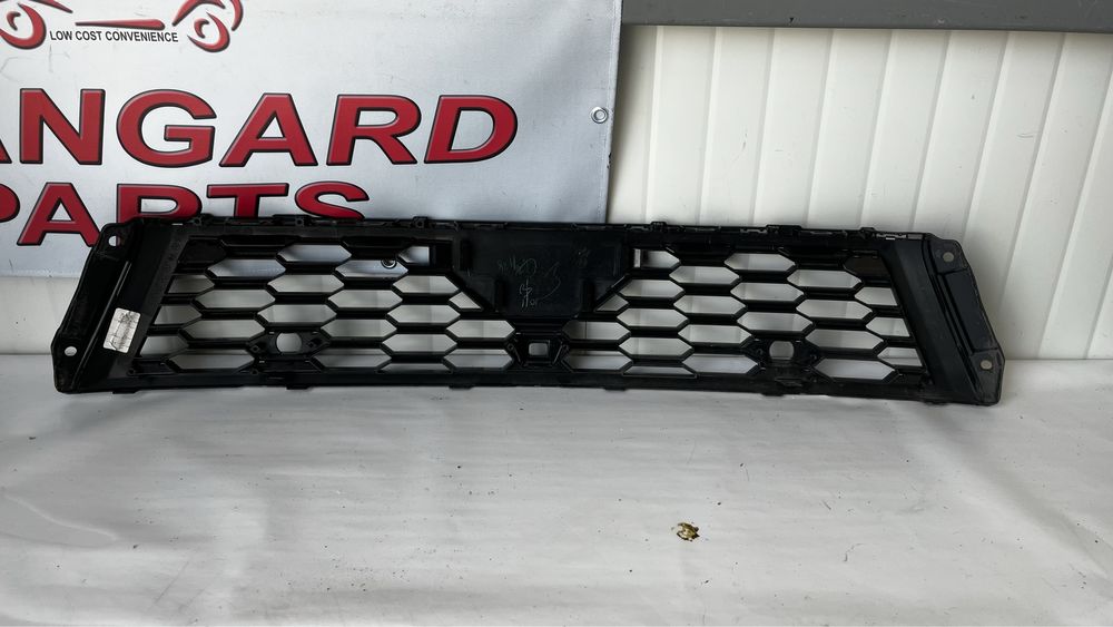 Решетка Mitsubishi Eclipse 2020-