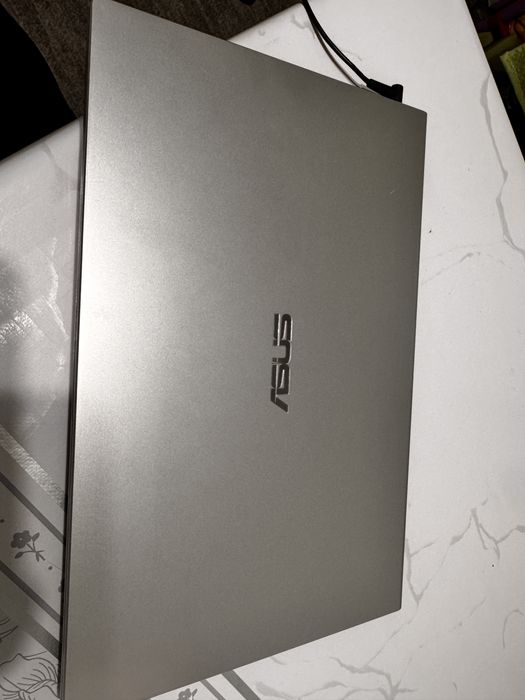 Ноутбук asus в отличном состоянии