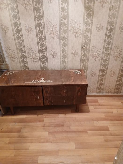 Тумба в прихожую.