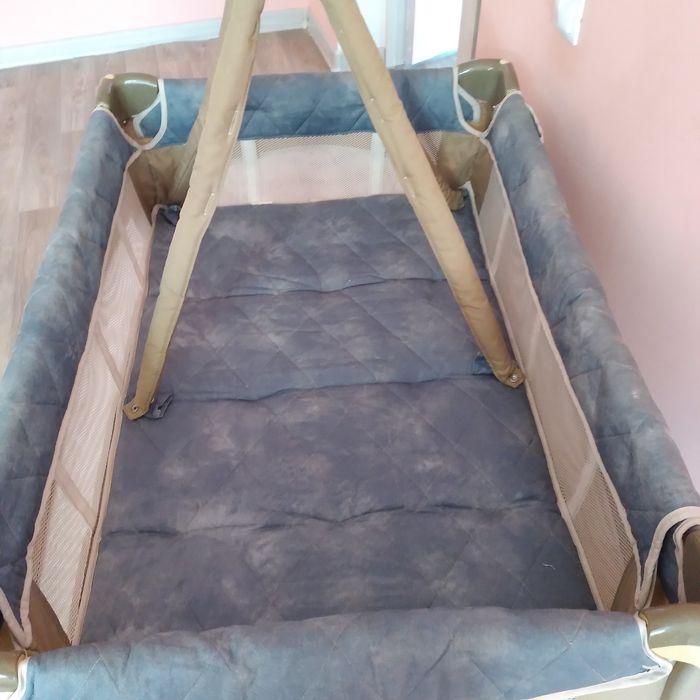 Продам манеж chicco