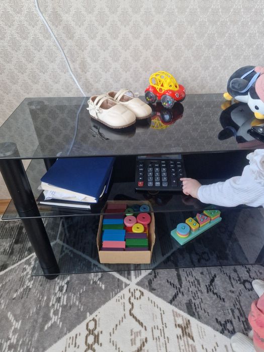 Продам стеклянный столик