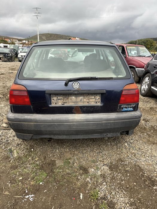 Голф 3 1.6 75 кс 1994г на части