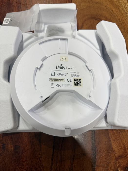 2x Ubiquiti UniFi AP AC Lite (UAP-AC-LITE) – Access Point WiFi