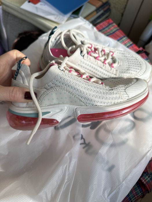 Обувь на девочку, сапоги, кроссовки