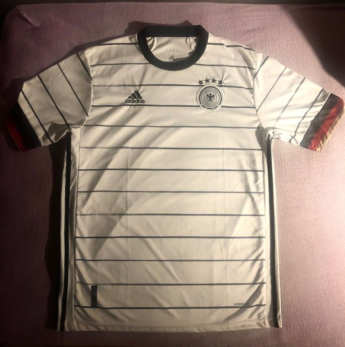 Нова фланелка  на нац.отбор по футбол на Германия. Размер 52-54.