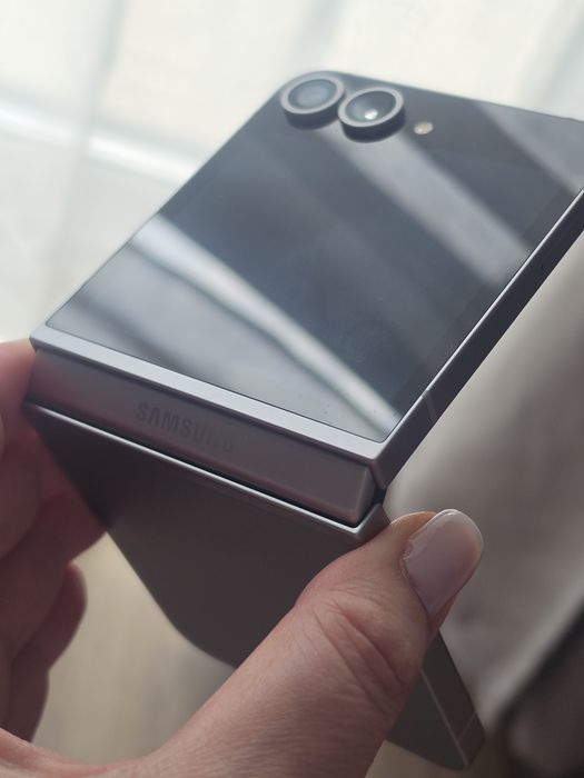 Телефон samsung Z flip 6